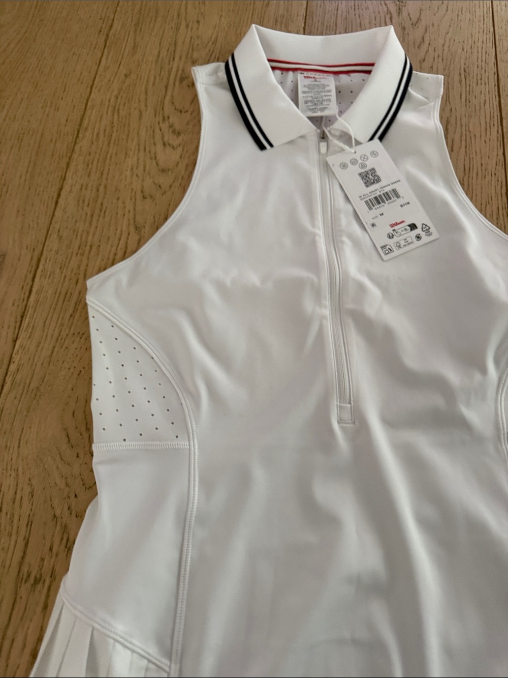 Wilson White Sleeveless Pleated Tennis Dress with Polo Collar brand new! Size m - Picture 3 of 5